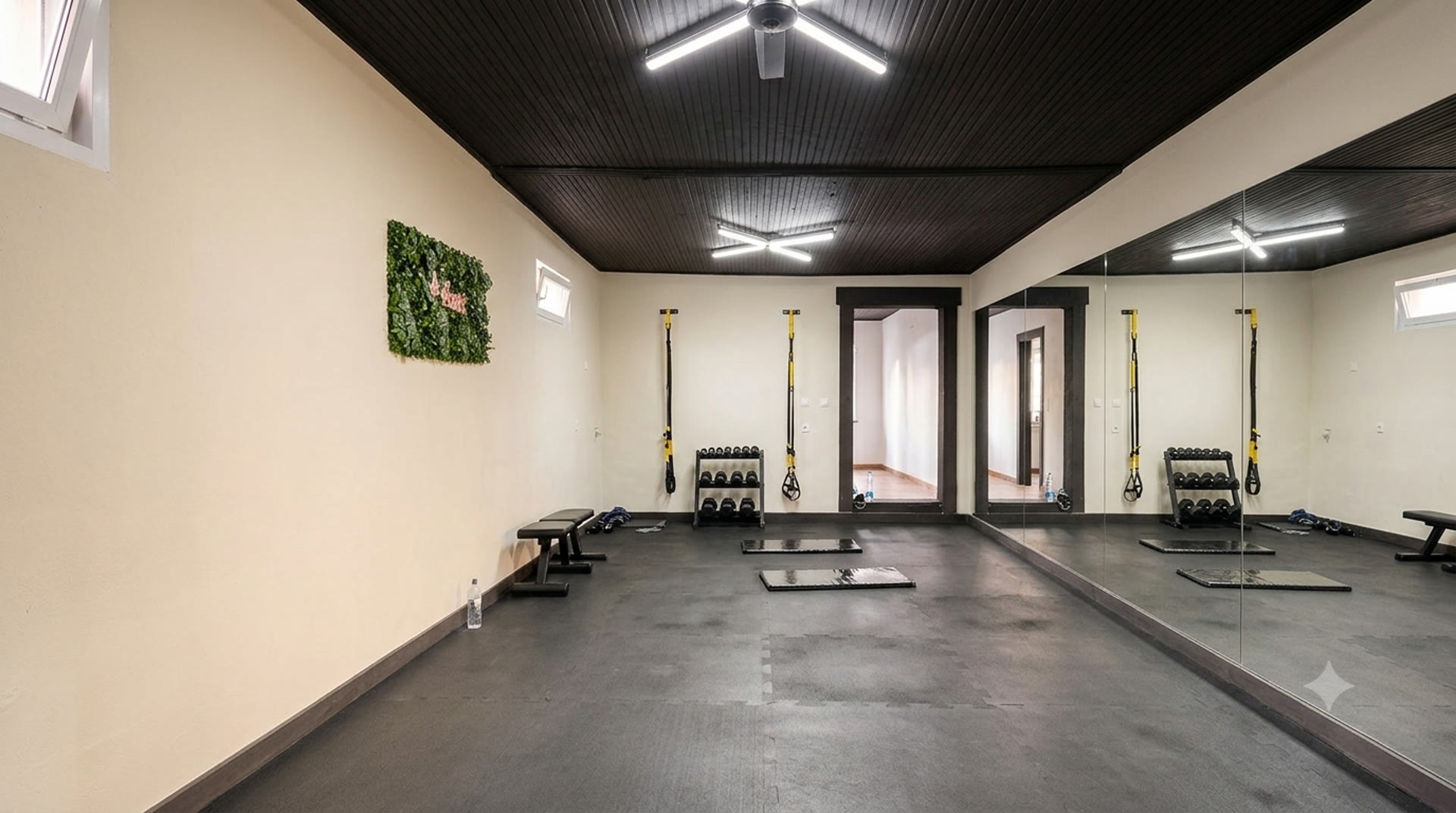 Fitnes studio za žene Vanja Fitness u Sremskoj Mitrovici — sale sa spravama i tegovima
